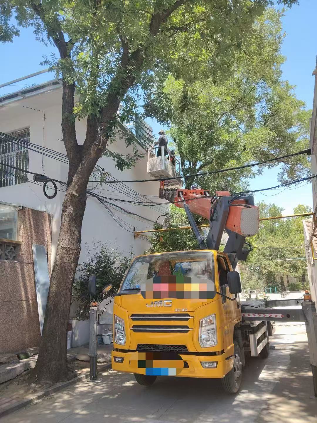 九寨沟县高空作业车能吊装重物吗？最大承载多少公斤？