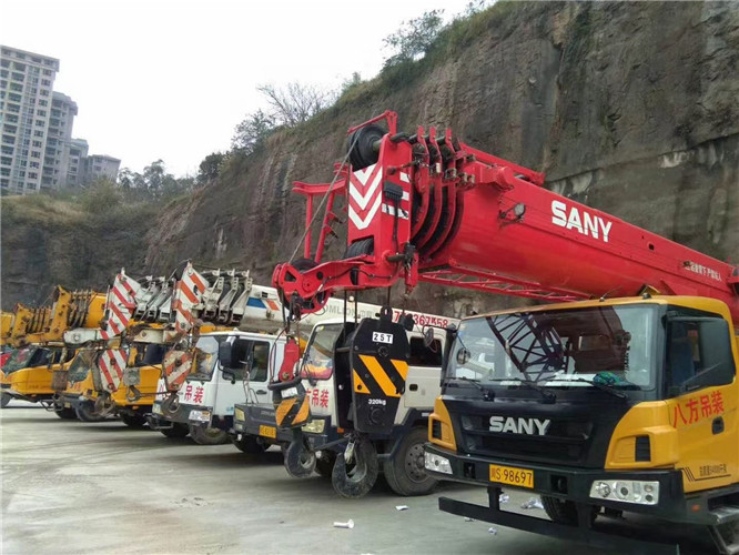 九寨沟县吊车出租按什么计费？台班费、单次费、里程费怎么算？